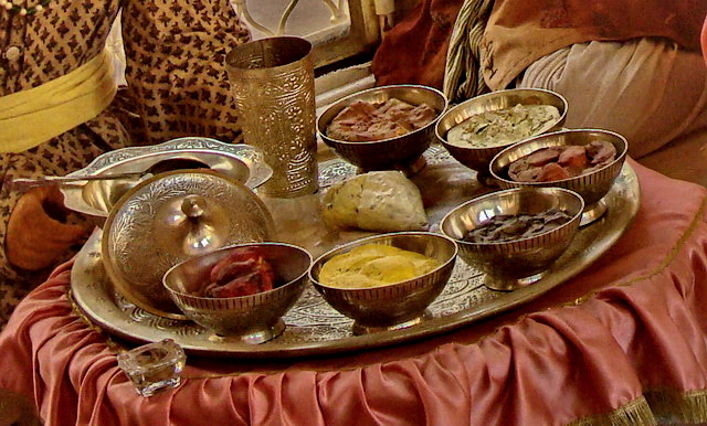 тали, традиционное индийское блюдо. Джайпур, городской музей